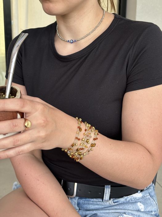 Collar Mil vueltas usado como pulsera, con mate