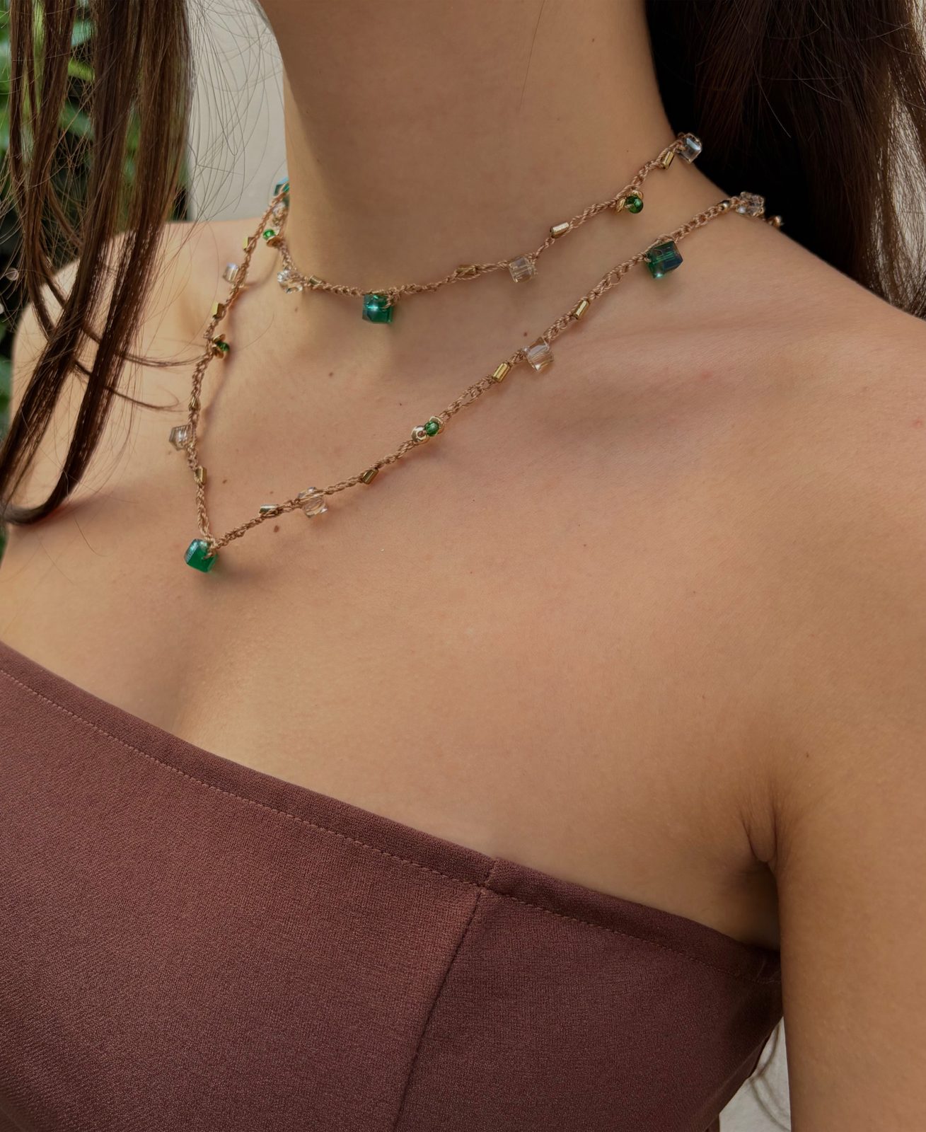 Collar Esmeralda tejido con cristales verdes